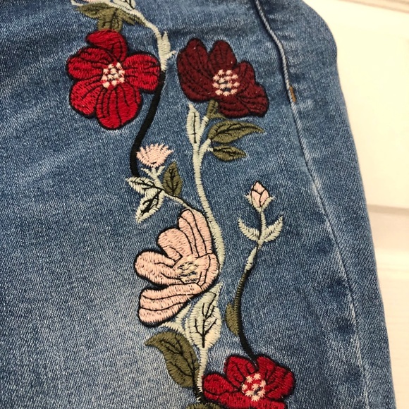 Jeans - Picture 1 of 3